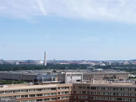 1101 S Arlington Ridge Rd S #804, Arlington, VA 22202