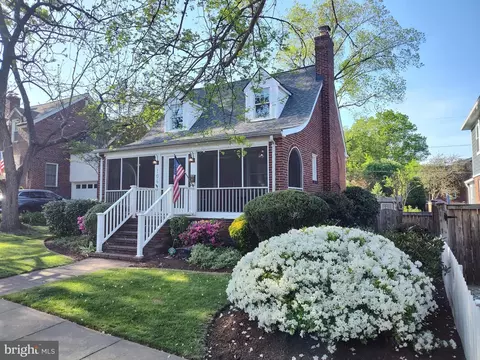 104 E Oak St, Alexandria, VA 22301