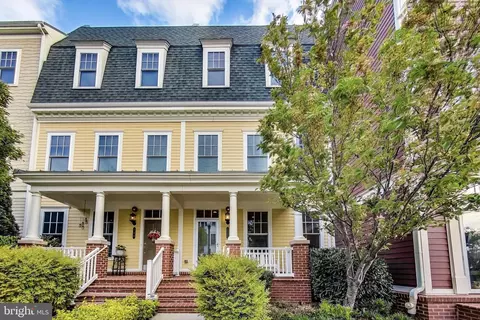726 Diamond Ave, Alexandria, VA 22301