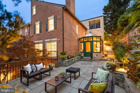 115 Pommander Walk, Alexandria, VA 22314