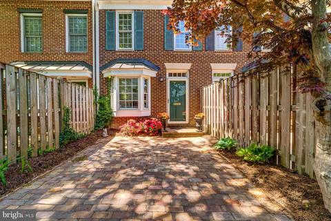 624 Queen St, Alexandria, VA 22314