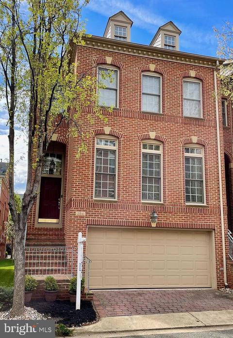 254 Medlock Ln, Alexandria, VA 22304