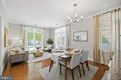 915 N Patrick St #101, Alexandria, VA 22314