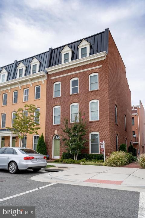 718 Bluemont Ave, Alexandria, VA 22301
