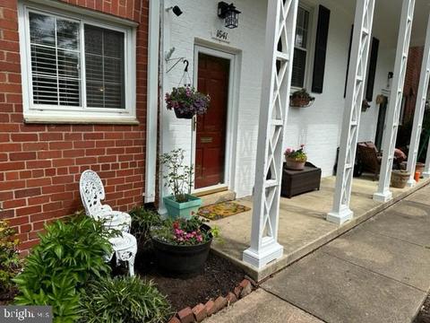 1641 Preston Rd, Alexandria, VA 22302