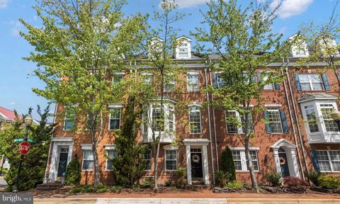 269 Medlock Ln, Alexandria, VA 22304
