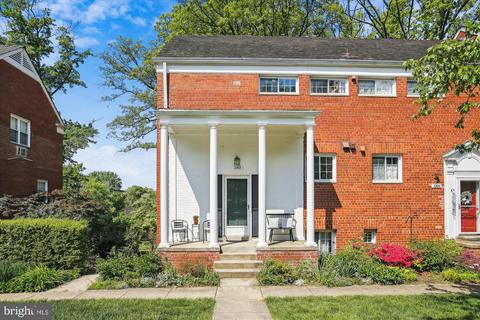 3202 Wellington Rd, Alexandria, VA 22302