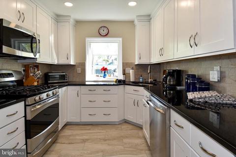 3508 Halcyon Dr, Alexandria, VA 22305