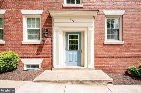 1309 E Abingdon Dr #2, Alexandria, VA 22314