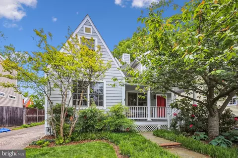 2417 Davis Ave, Alexandria, VA 22302