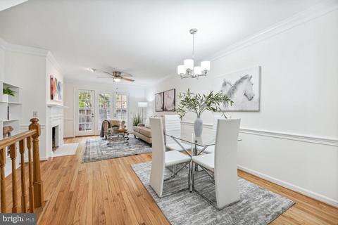 1206 W Abingdon Dr, Alexandria, VA 22314