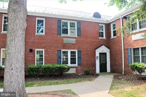 3303 Commonwealth Ave #B, Alexandria, VA 22305