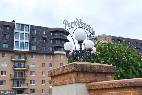 1250 S Washington St #608, Alexandria, VA 22314