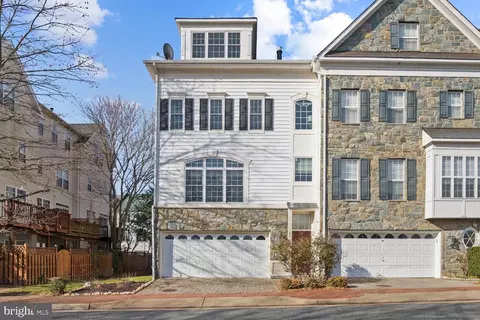 105 Somervelle St, Alexandria, VA 22304