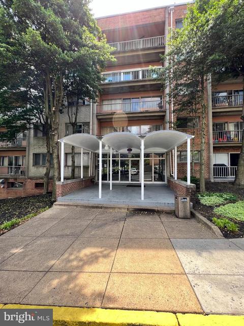 5801 Quantrell Ave #406, Alexandria, VA 22312