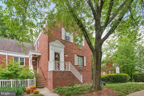 1546 Mount Eagle Pl, Alexandria, VA 22302