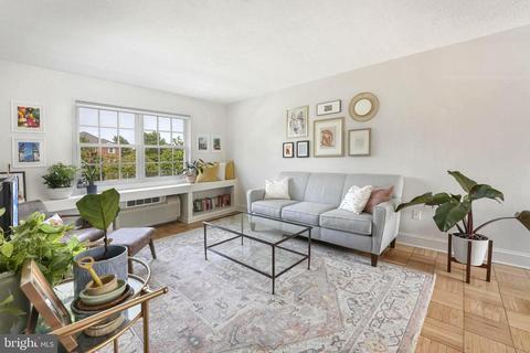 1624 W Abingdon Dr #201, Alexandria, VA 22314