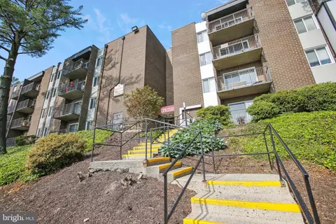 75 S Reynolds St #308, Alexandria, VA 22304