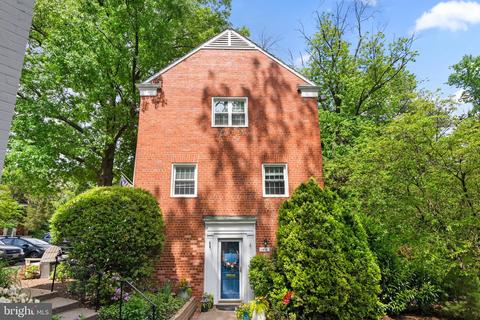 1616 Ripon Pl, Alexandria, VA 22302