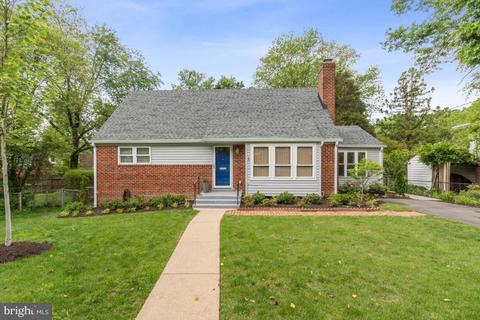 4702 Surry Pl, Alexandria, VA 22304