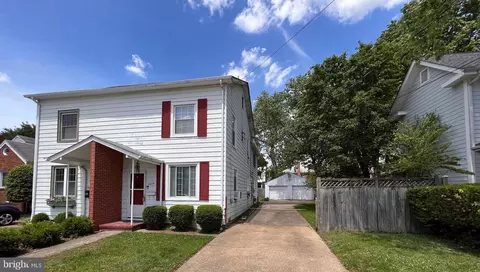 302 E Custis Ave #A, Alexandria, VA 22301