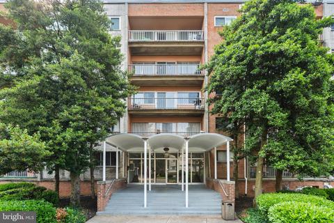 5831 Quantrell Ave #101, Alexandria, VA 22312