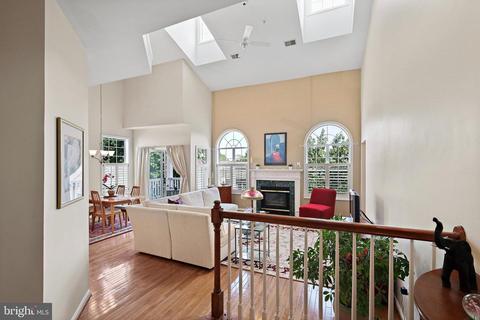 4675 Lawton Way #301, Alexandria, VA 22311