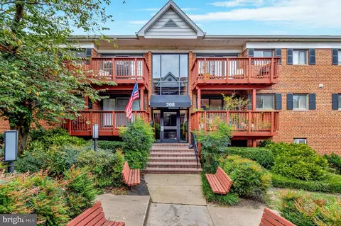 208 Skyhill Rd #5, Alexandria, VA 22314