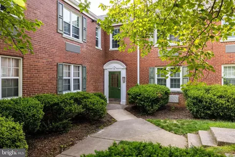 8 Ashby St #C, Alexandria, VA 22305