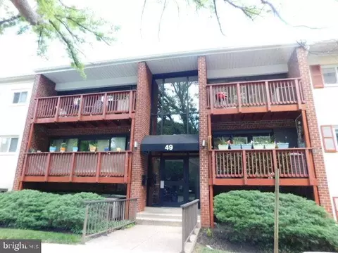 49 Skyhill Rd #104, Alexandria, VA 22314