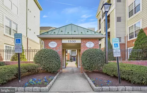 1100 Quaker Hill Dr #101, Alexandria, VA 22314