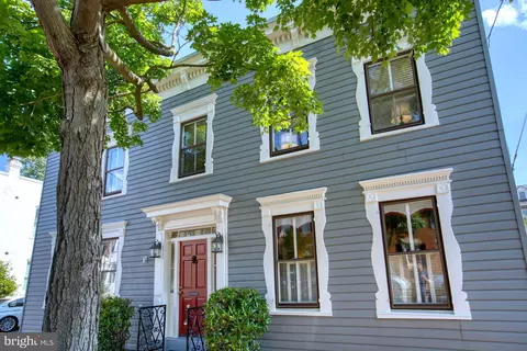610 Queen St, Alexandria, VA 22314