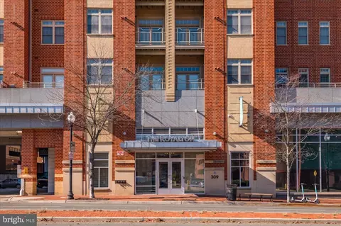 309 Holland Ln #338, Alexandria, VA 22314