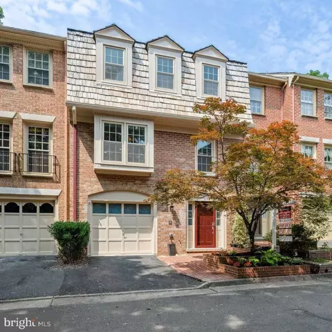 5152 Woodmire Ln, Alexandria, VA 22311