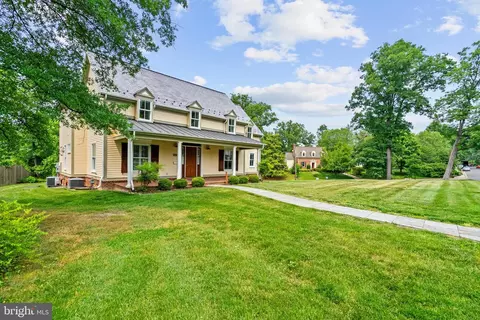 2436 Ridge Road Dr, Alexandria, VA 22302