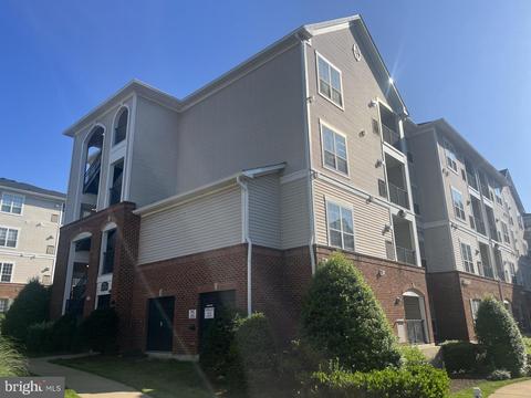 4852 Eisenhower Ave #141, Alexandria, VA 22304