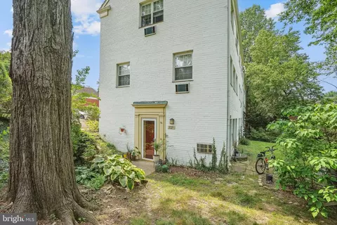 3729 Lyons Ln, Alexandria, VA 22302