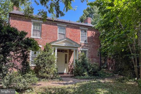 100 Longview Dr, Alexandria, VA 22314