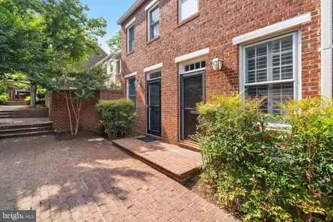 366 N Saint Asaph St, Alexandria, VA 22314