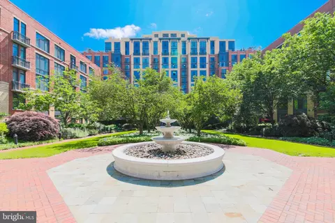 520 John Carlyle St #116, Alexandria, VA 22314