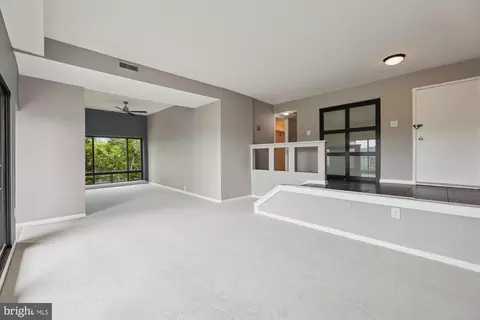 130 Roberts Ln #401, Alexandria, VA 22314