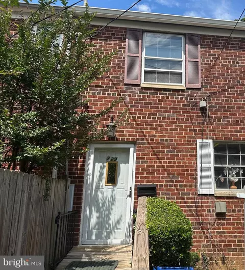229 Tennessee Ave, Alexandria, VA 22305