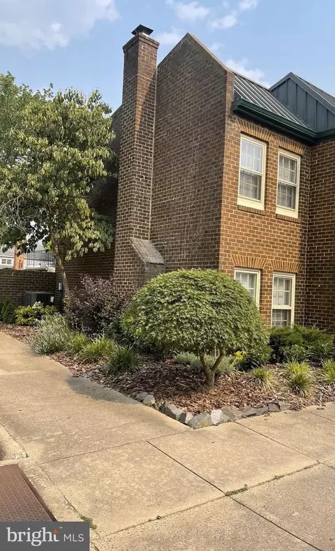 316 S Columbus St, Alexandria, VA 22314