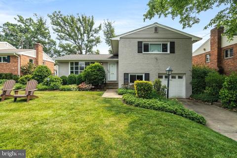 2906 Mayer Pl, Alexandria, VA 22302