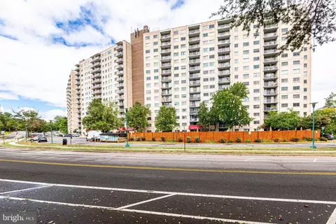 2500 N Van Dorn St #817, Alexandria, VA 22302