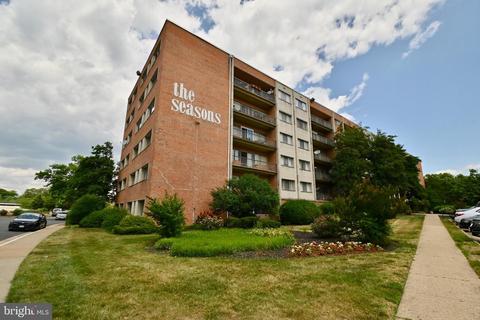 5851 Quantrell Ave #206, Alexandria, VA 22312