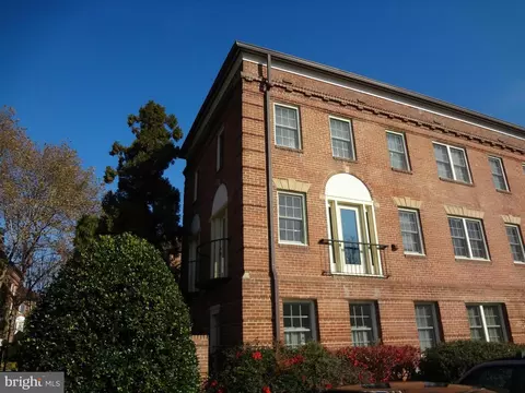 1109 N Pitt St #2A, Alexandria, VA 22314