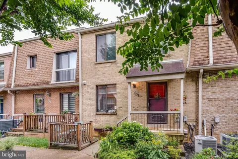1617 Kenwood Ave, Alexandria, VA 22302