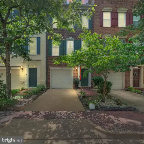174 Barrett Pl, Alexandria, VA 22304