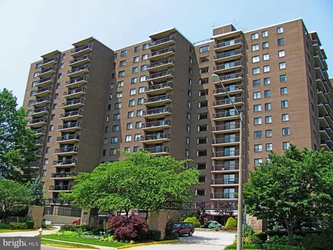 200 N Pickett St #408, Alexandria, VA 22304
